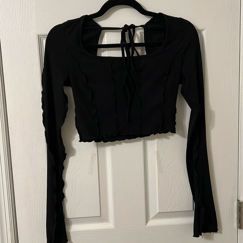 NWOT: Shein black ribbed crop top, with tie/low back & bell split sleeves